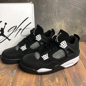 Jordan 4 White Thunder Brand new
